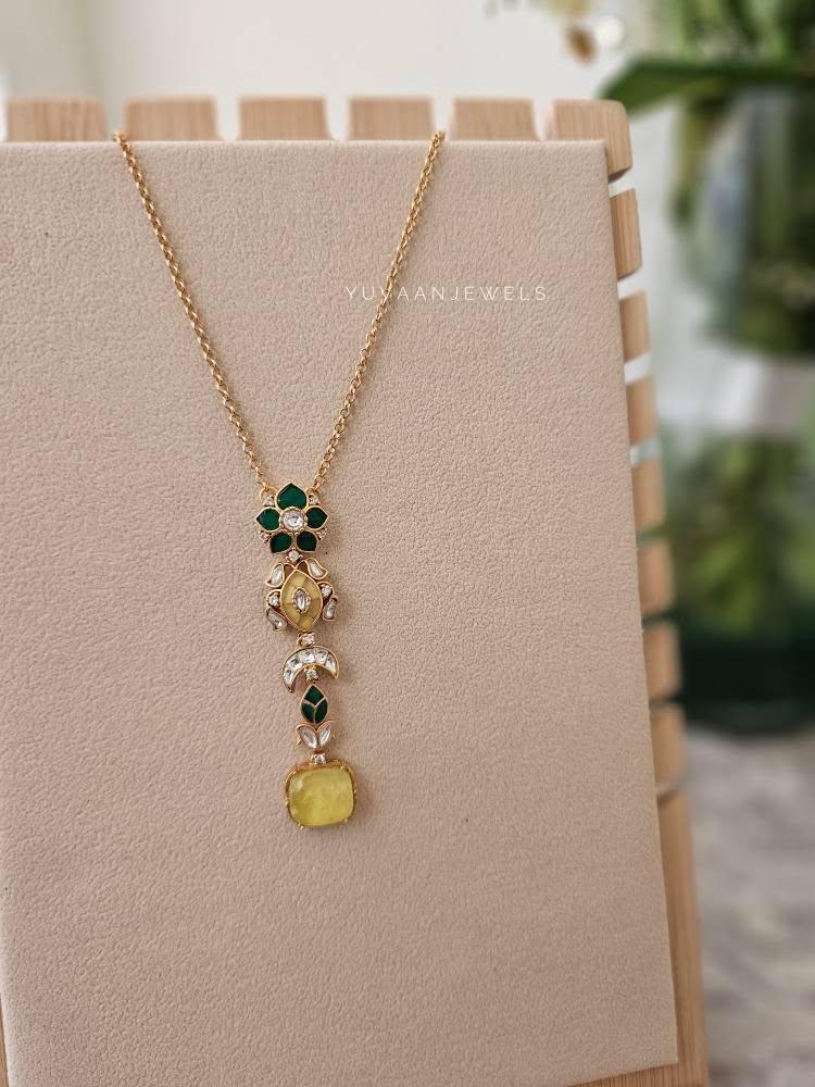 Fira delicate necklace Thumbnail
