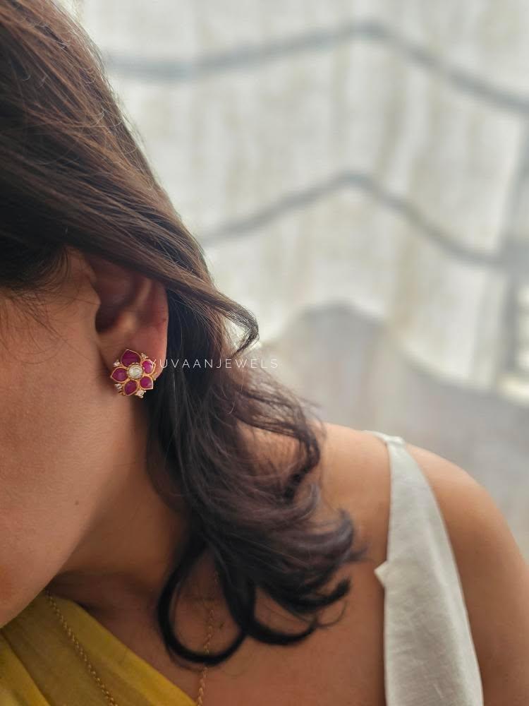 Fira delicate necklace Thumbnail