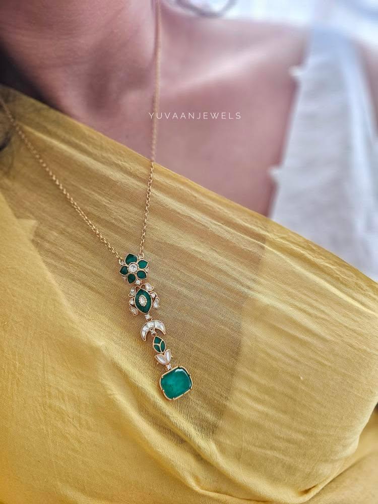 Fira delicate necklace Thumbnail