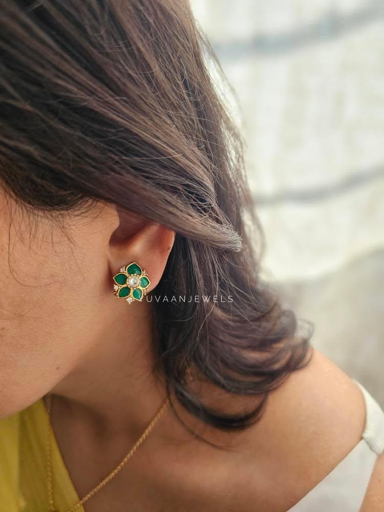 Fira delicate necklace Thumbnail