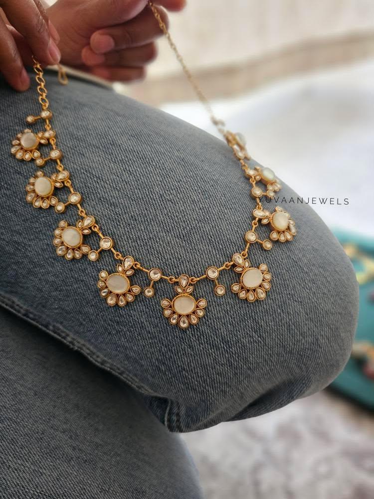 Priya quartz necklace Thumbnail