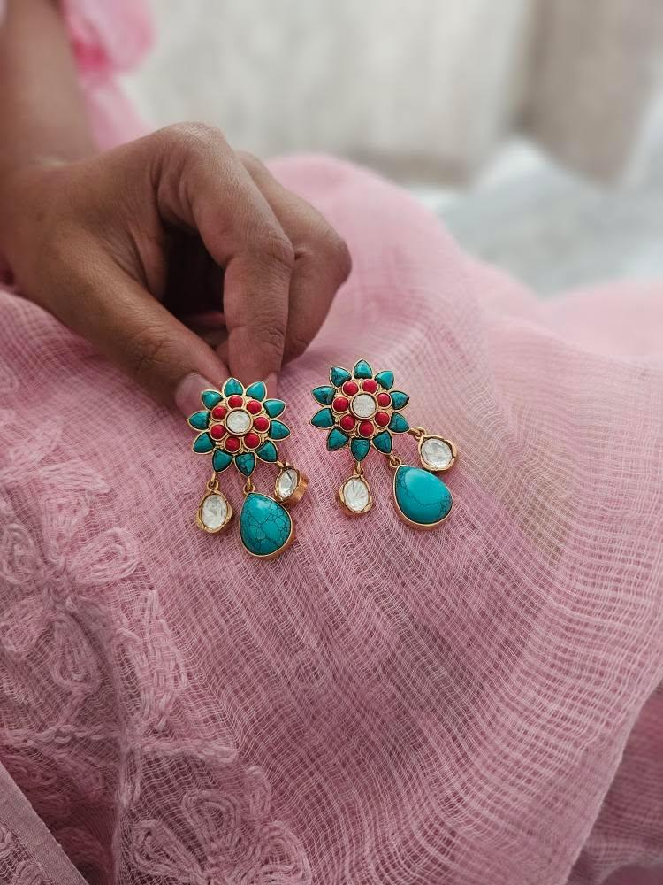 Mohak Handcrafted quartz necklace Thumbnail