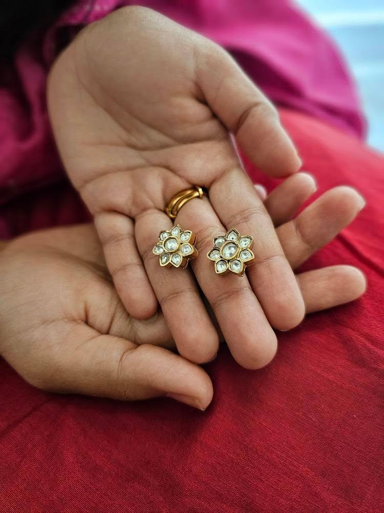 Phool delicate polki necklace Thumbnail