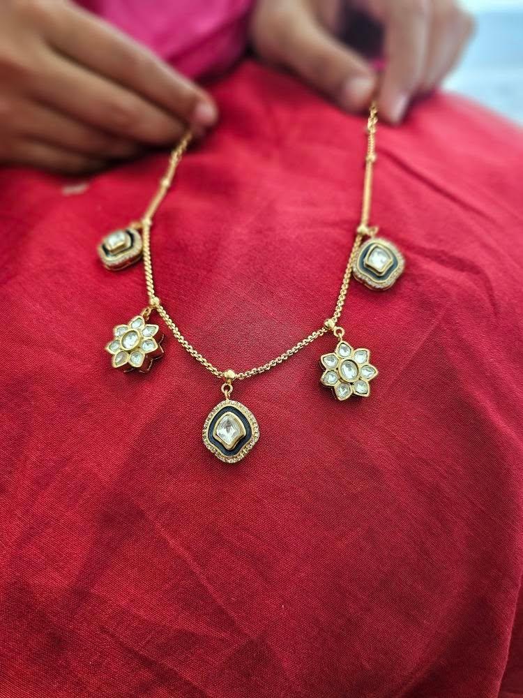 Phool delicate polki necklace Thumbnail