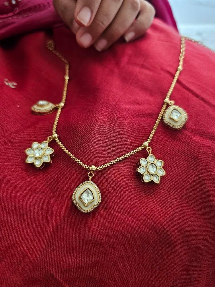 Phool delicate polki necklace Thumbnail