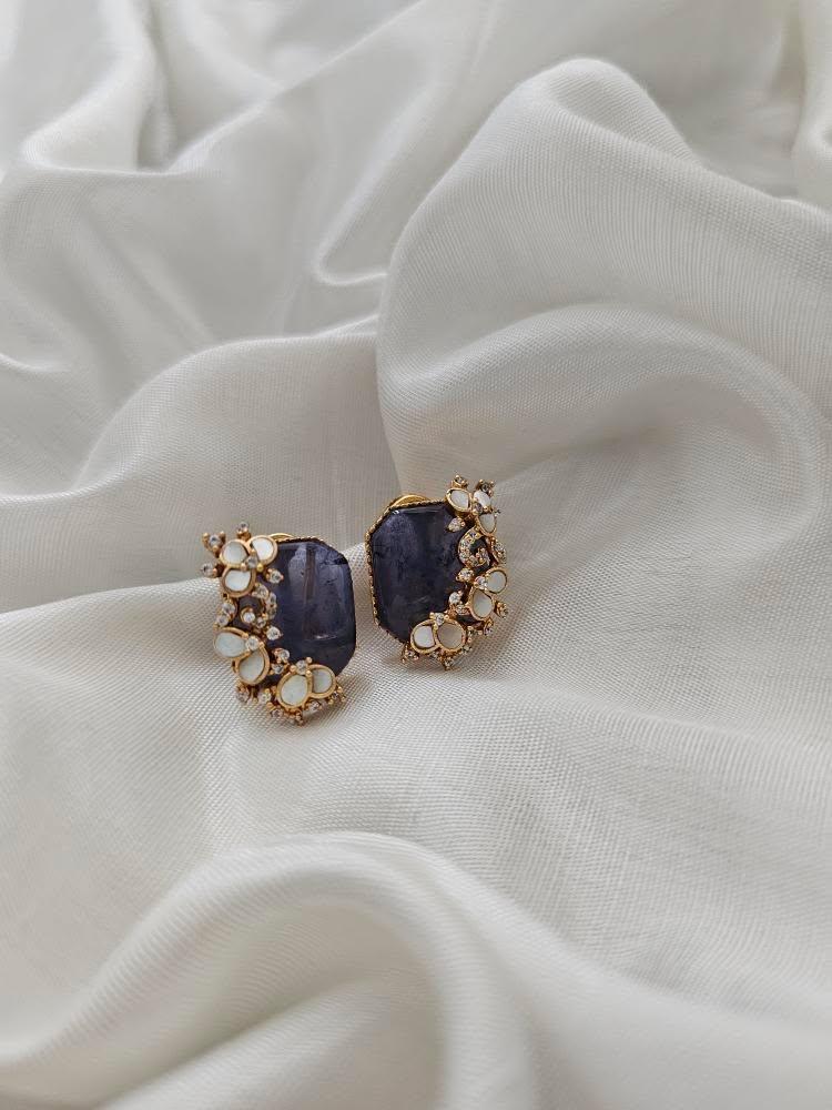 Kavya quartz and polki studs Thumbnail