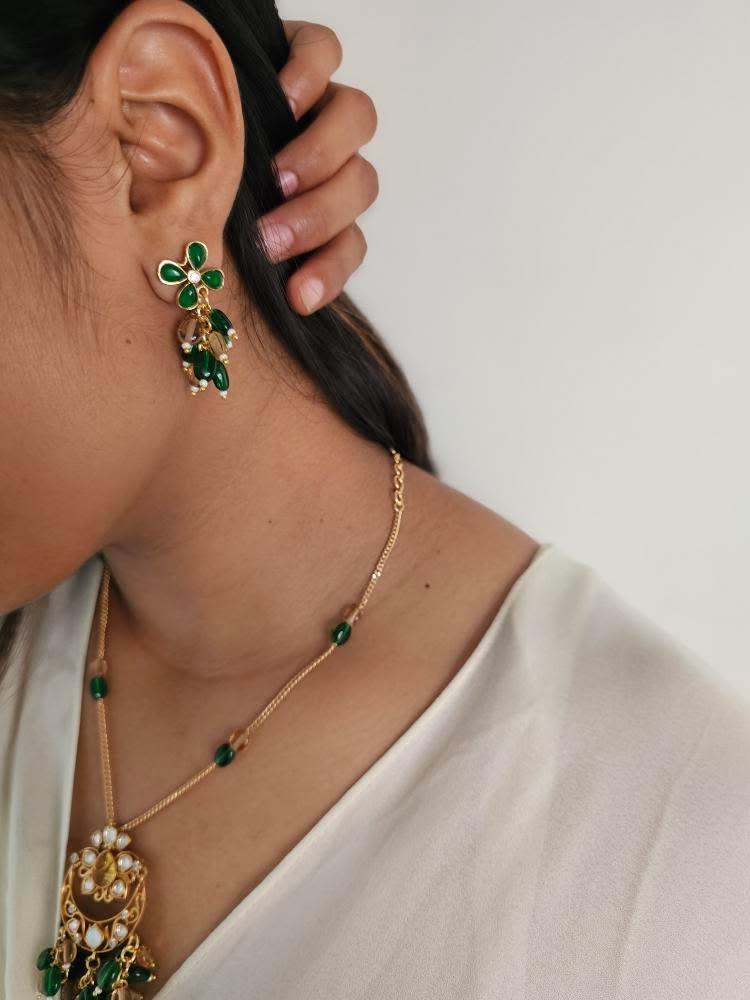 Chandra delicate pearl and polki necklace Thumbnail