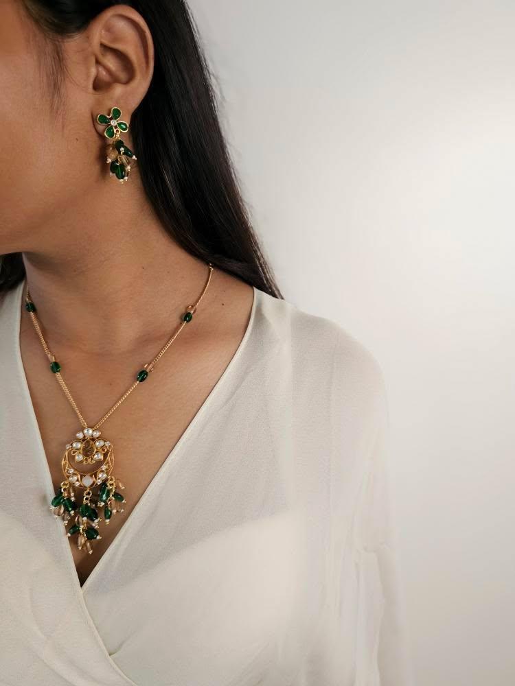 Chandra delicate pearl and polki necklace Thumbnail