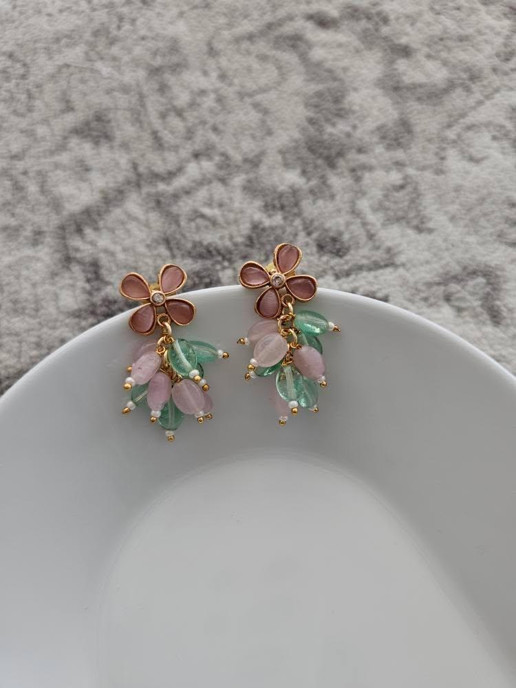 Chandra delicate pearl and polki necklace Thumbnail
