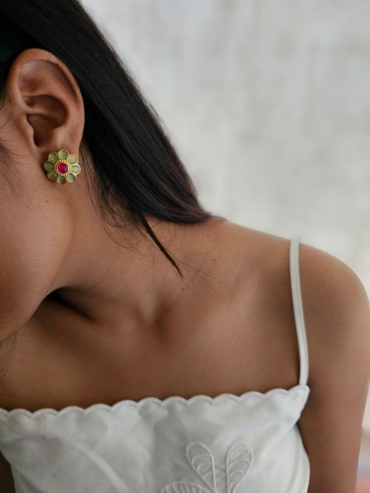 Phool polki studs Thumbnail