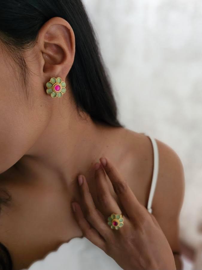 Phool polki studs Thumbnail