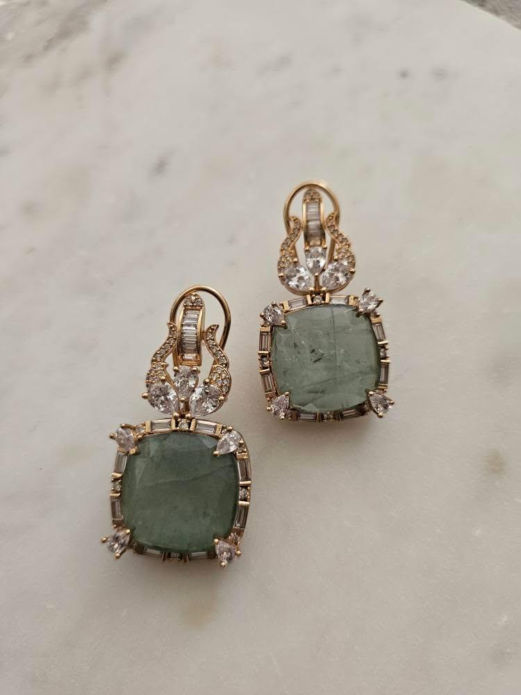 Rajasi semi precious quartz necklace Thumbnail