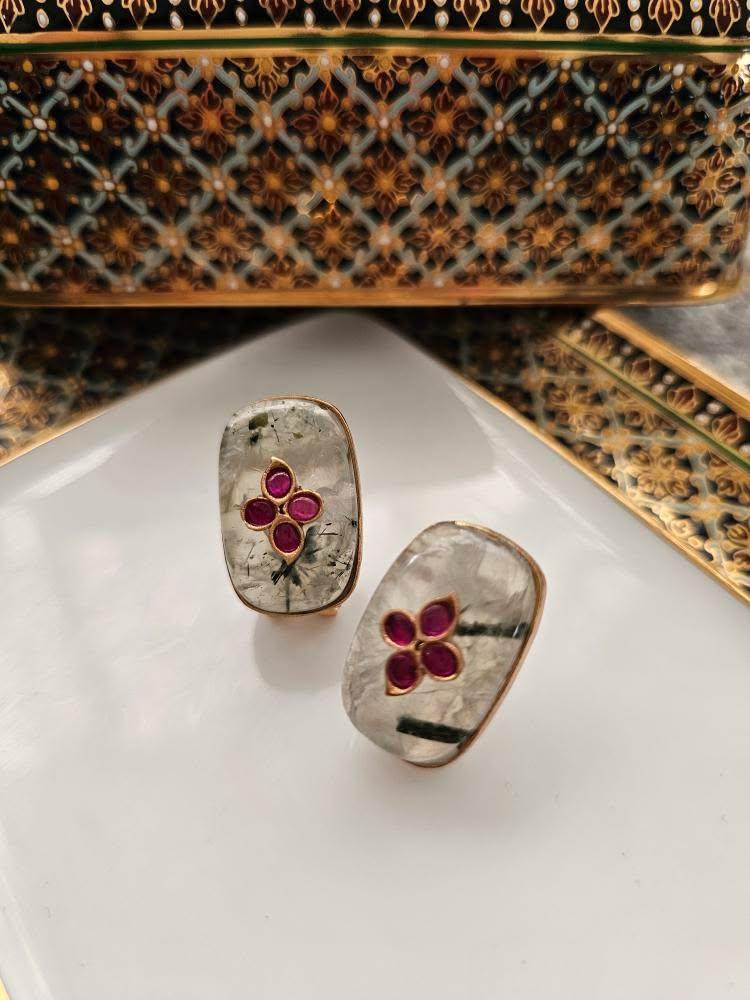 Misha quartz choker Thumbnail