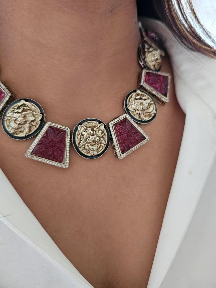 Shera quartz necklace Thumbnail