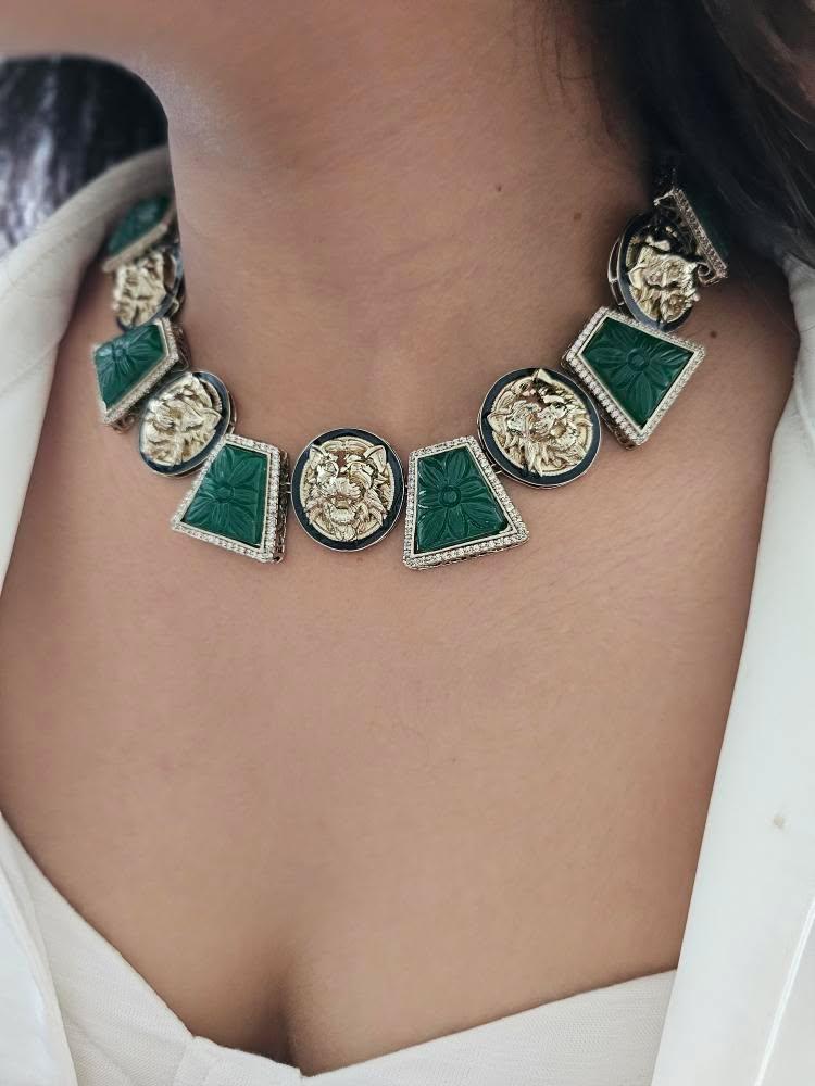 Shera quartz necklace Thumbnail
