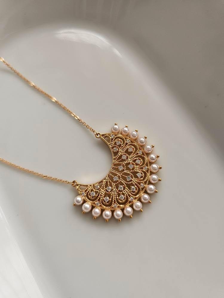 Chandra delicate pearl necklace Thumbnail