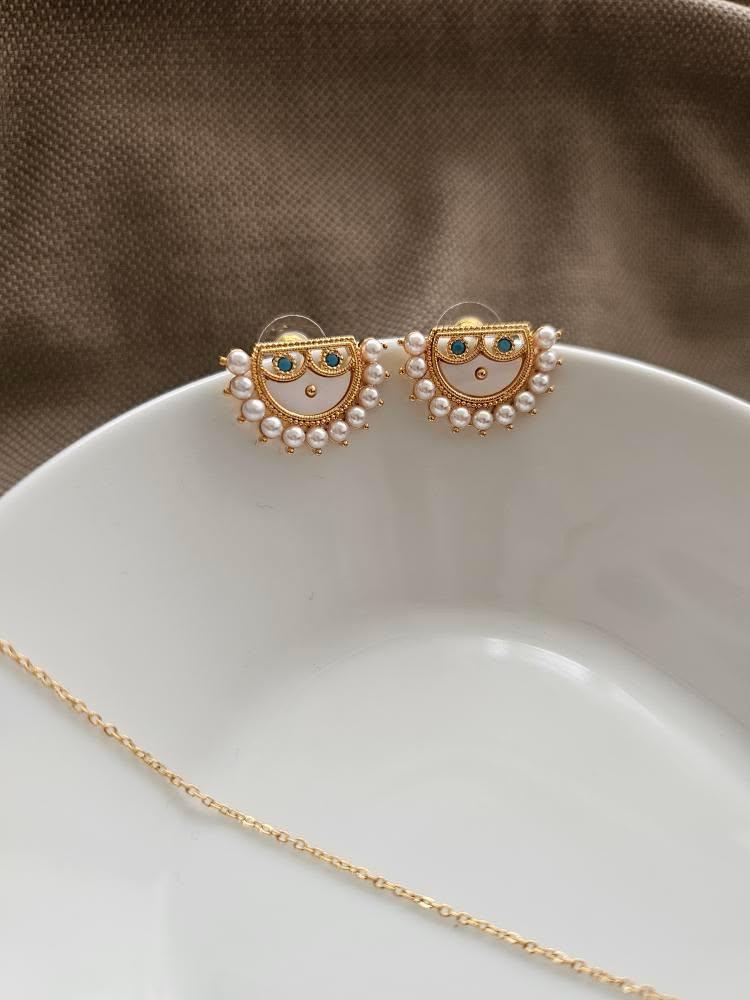Soorat delicate necklace Thumbnail