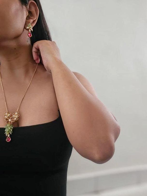 Vidhisha handcrafted delicate necklace Thumbnail
