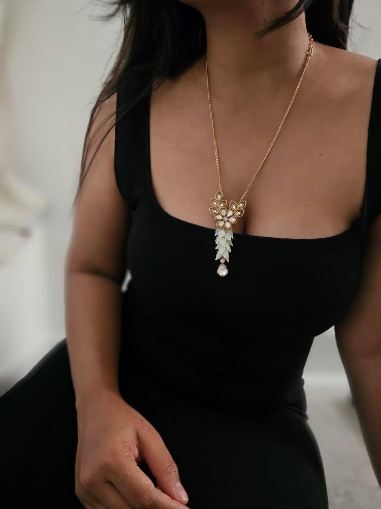 Vidhisha handcrafted delicate necklace Thumbnail