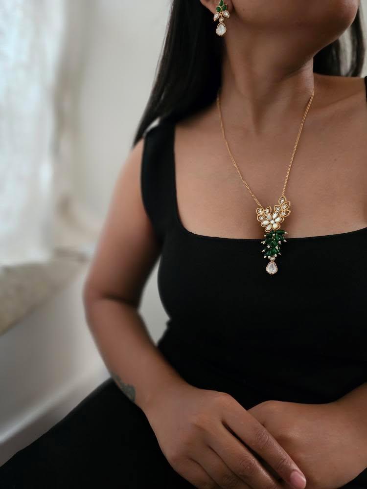 Vidhisha handcrafted delicate necklace Thumbnail