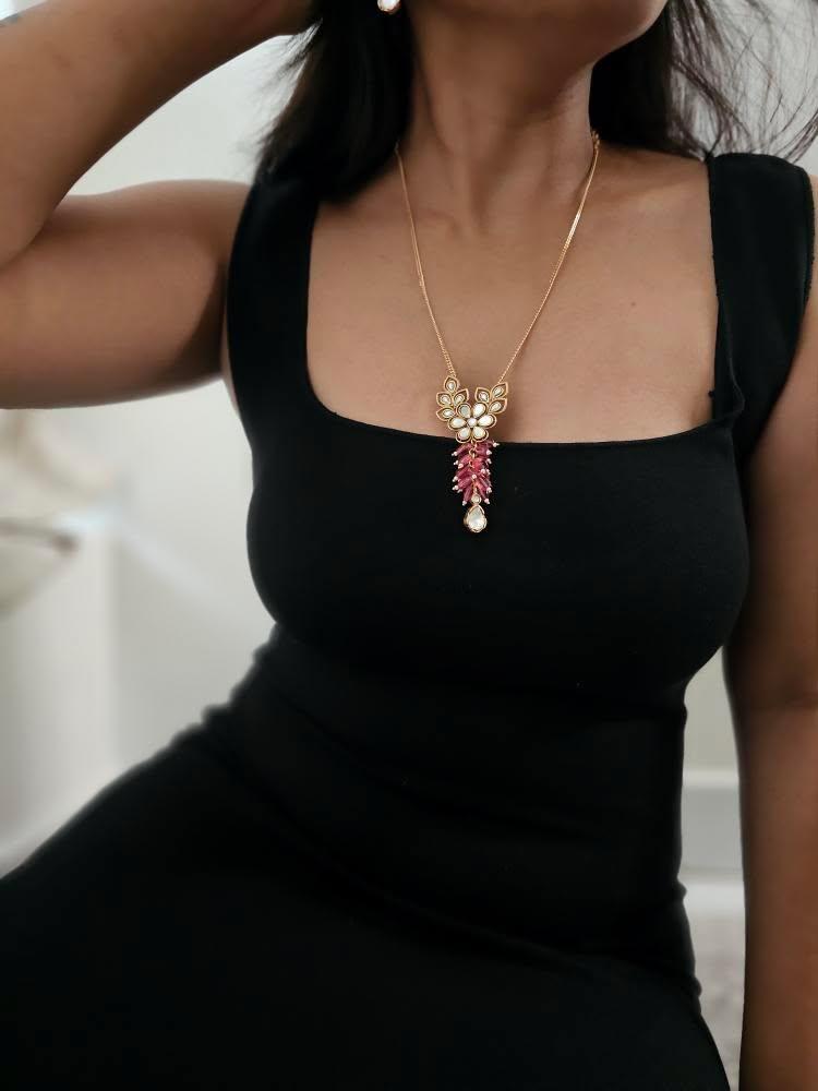 Vidhisha handcrafted delicate necklace Thumbnail
