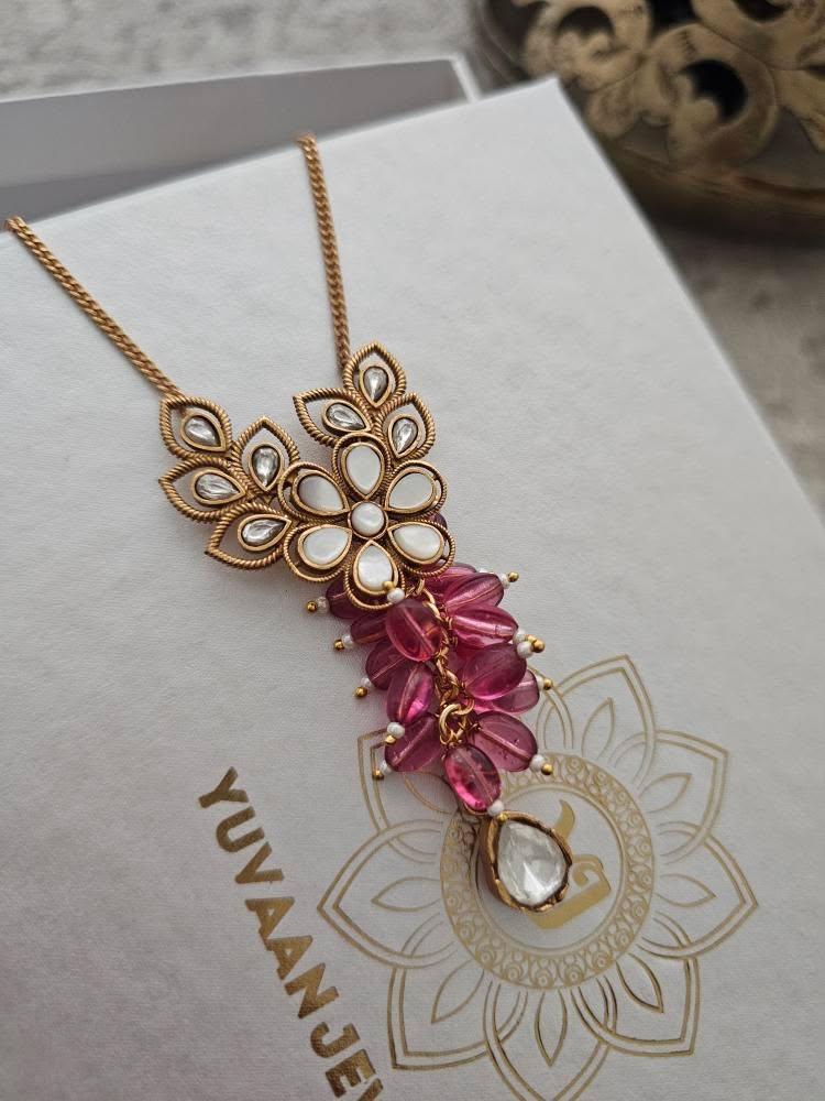 Vidhisha handcrafted delicate necklace Thumbnail