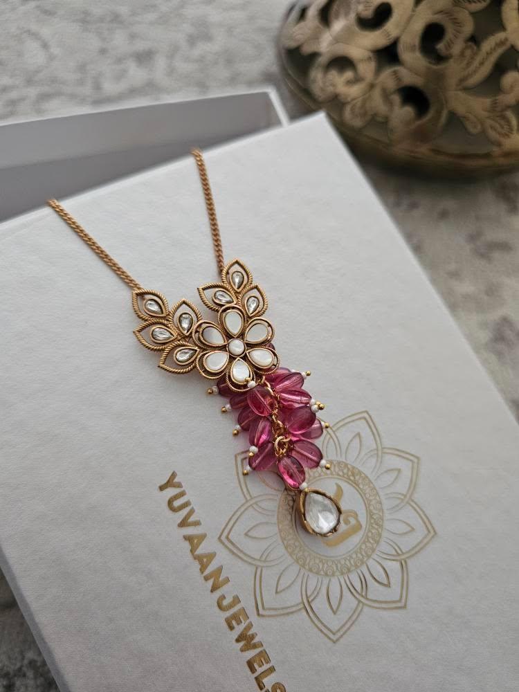 Vidhisha handcrafted delicate necklace Thumbnail