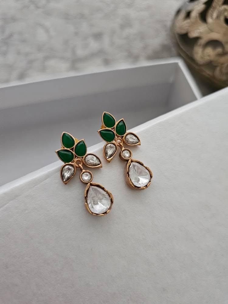 Vidhisha handcrafted delicate necklace Thumbnail