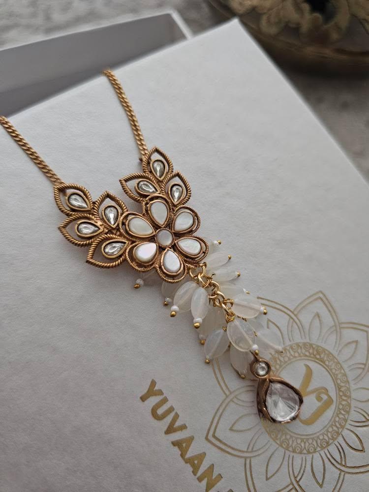 Vidhisha handcrafted delicate necklace Thumbnail