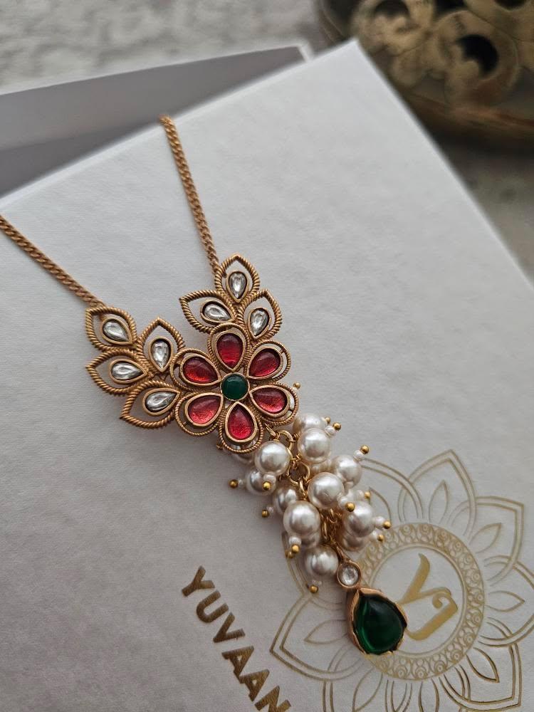 Vidhisha handcrafted delicate necklace Thumbnail