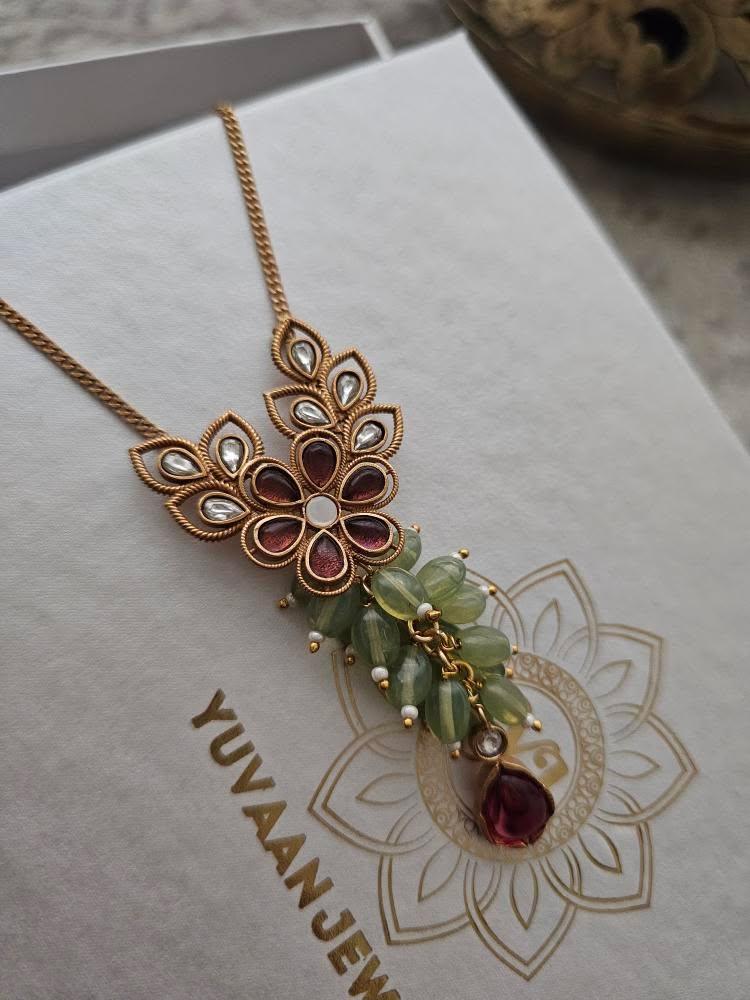 Vidhisha handcrafted delicate necklace Thumbnail