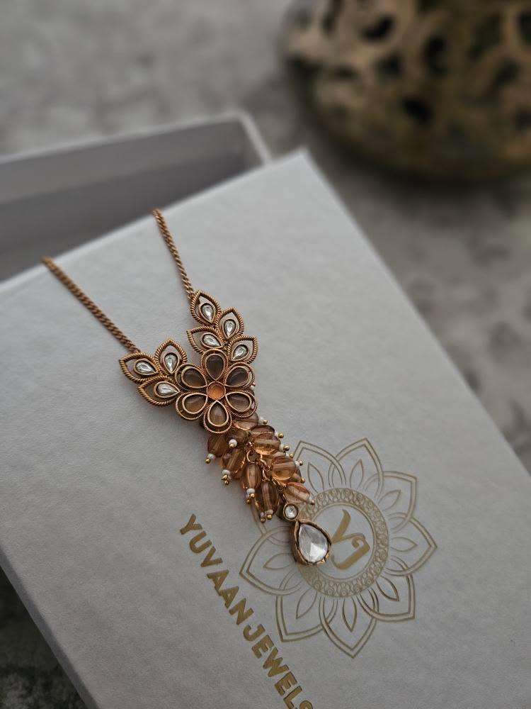 Vidhisha handcrafted delicate necklace Thumbnail