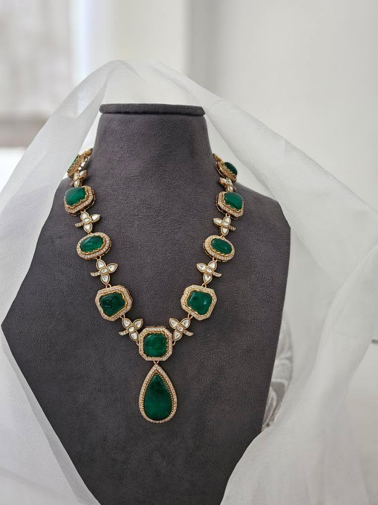 Mannara quartz necklace Thumbnail