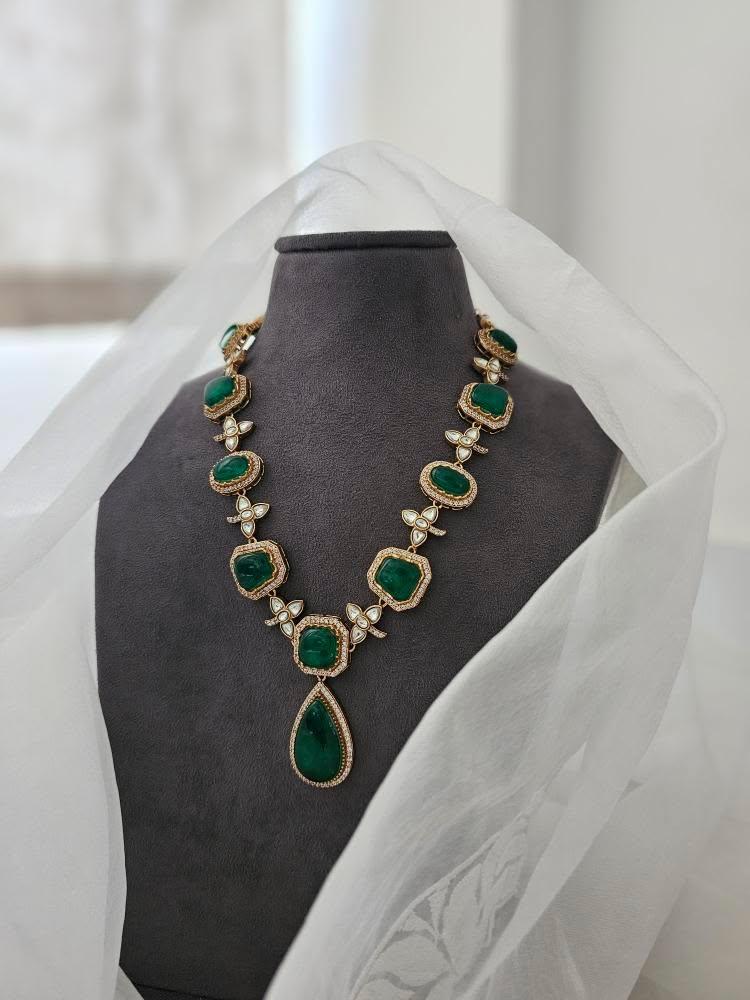 Mannara quartz necklace Thumbnail