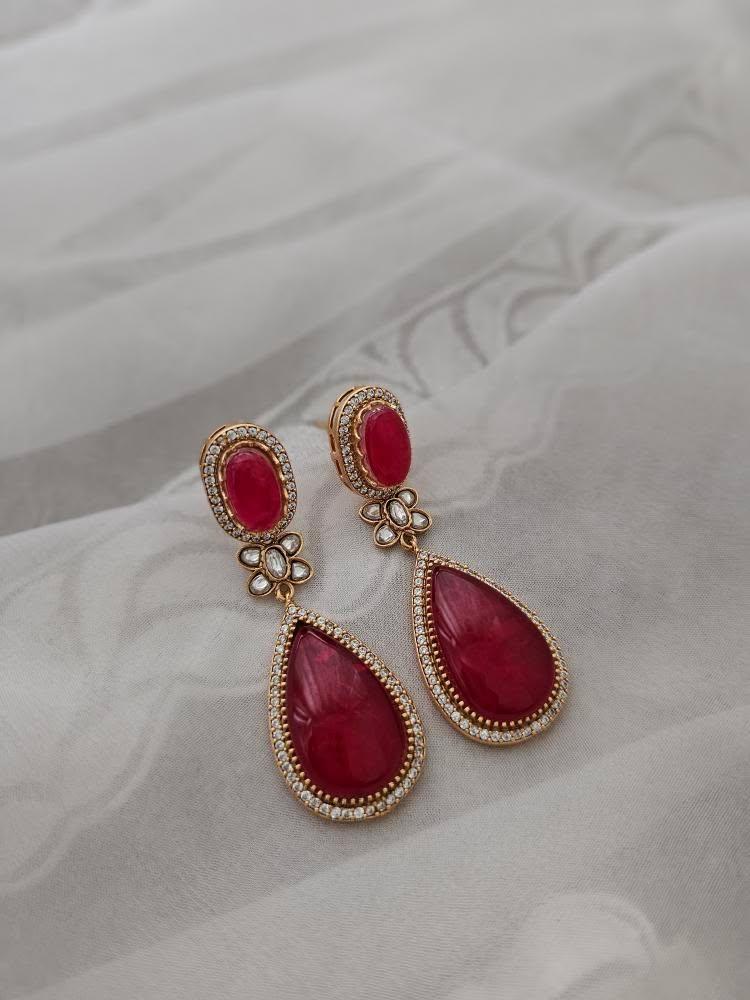 Mannara quartz necklace Thumbnail