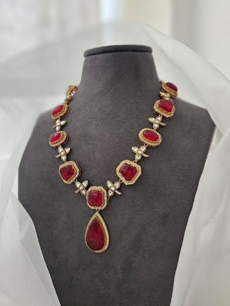 Mannara quartz necklace Thumbnail
