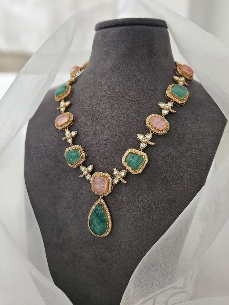 Mannara quartz necklace Thumbnail