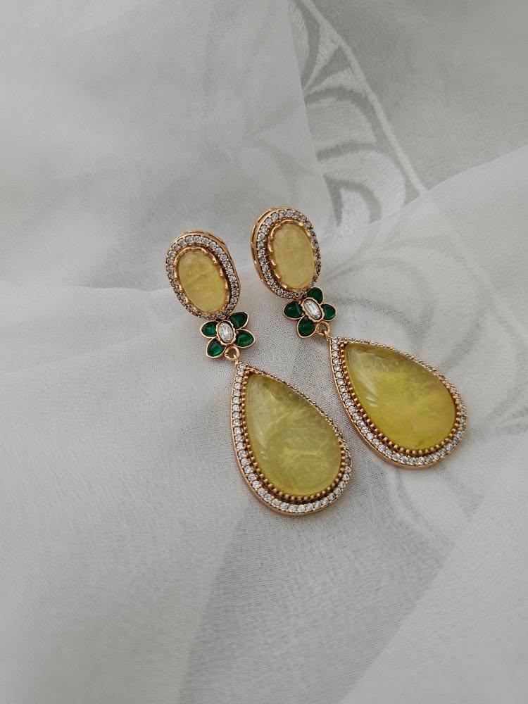 Mannara quartz necklace Thumbnail