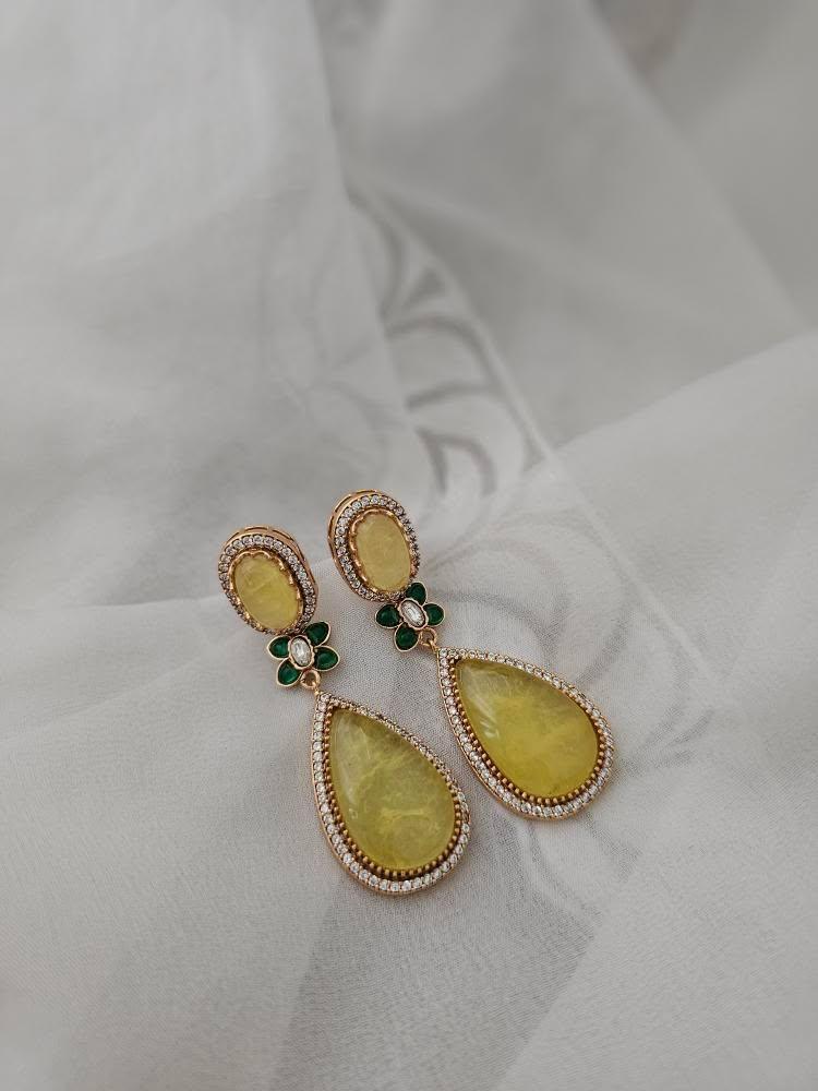 Mannara quartz necklace Thumbnail