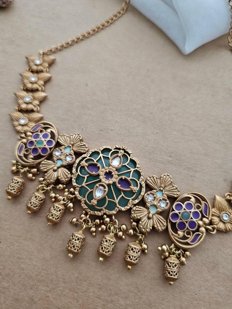 Anisa handcrafted choker Thumbnail