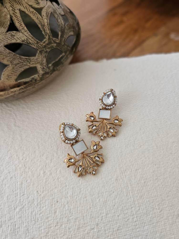 Vasuhi handcrafted choker Thumbnail