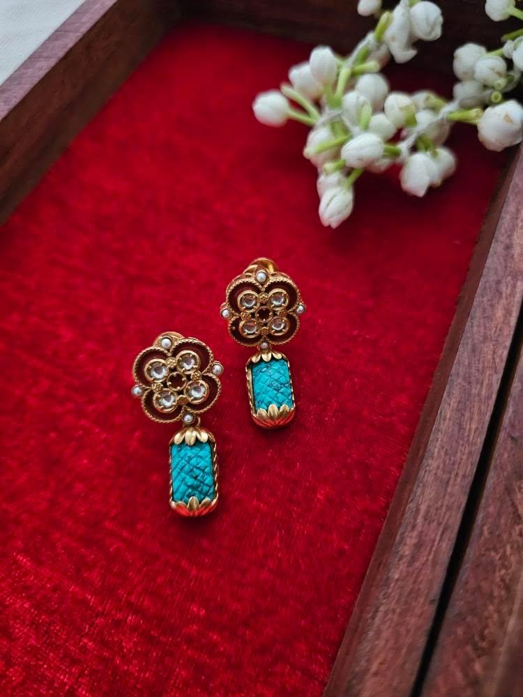 Vishesh handcrafted polki necklace Thumbnail