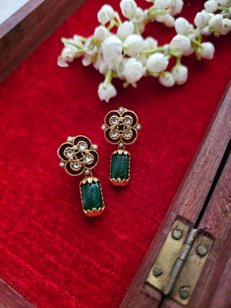 Vishesh handcrafted polki necklace Thumbnail