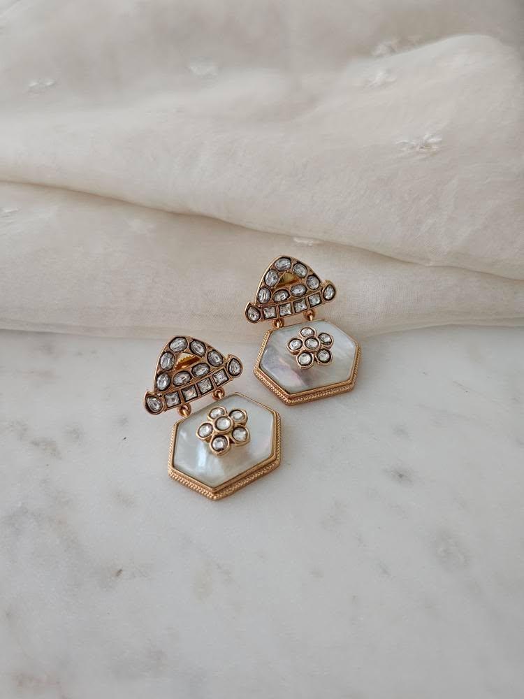Avani quartz and polki choker Thumbnail