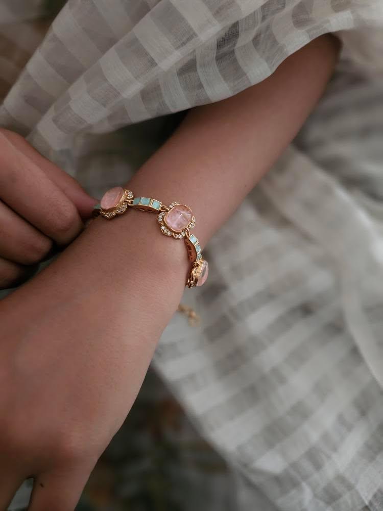Shanta delicate necklace Thumbnail