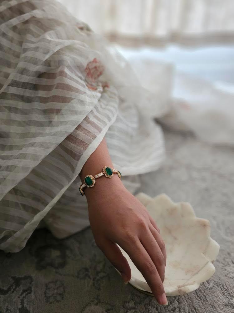 Shanta delicate necklace Thumbnail
