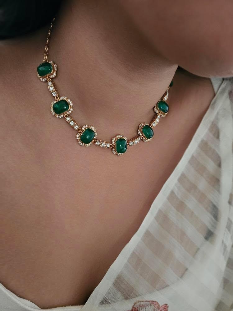 Shanta delicate necklace Thumbnail