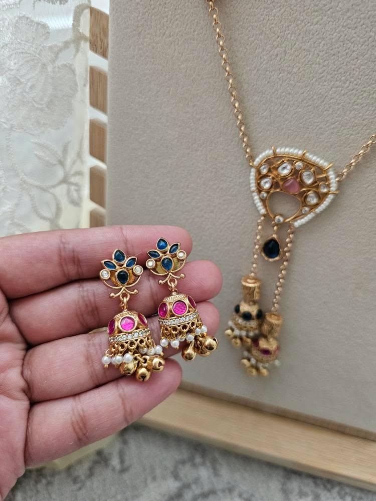 Purabi handcrafted delicate necklace Thumbnail