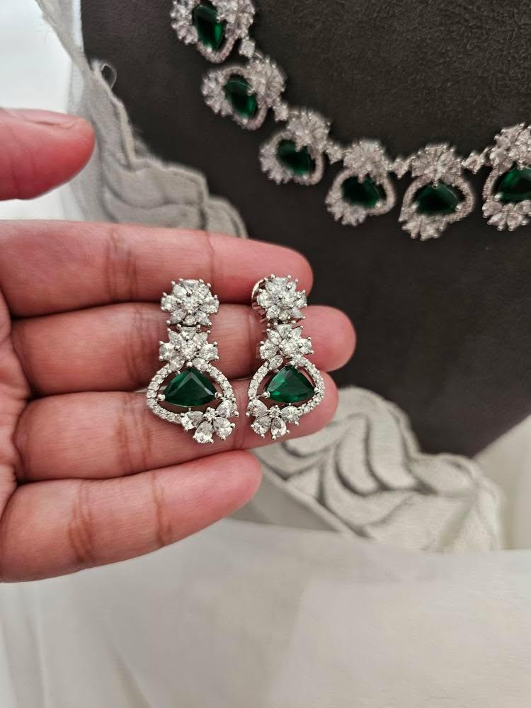 Flora necklace Thumbnail