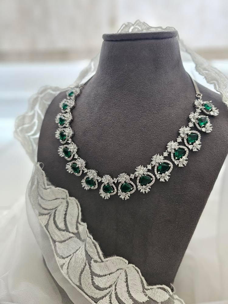 Flora necklace Thumbnail